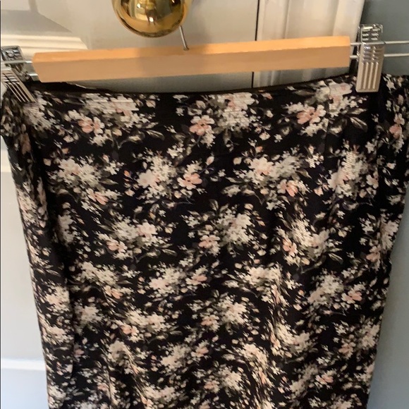 Floral Maxi Skirt - Picture 3 of 6
